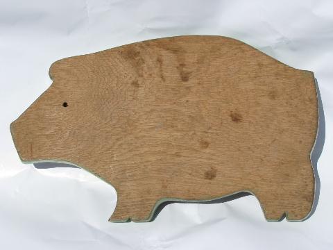 photo of pig shape vintage wood kitchen cutting board or bread board #1