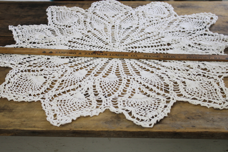 photo of pineapple pattern crochet lace, 70s 80s vintage giant doily table cover #2