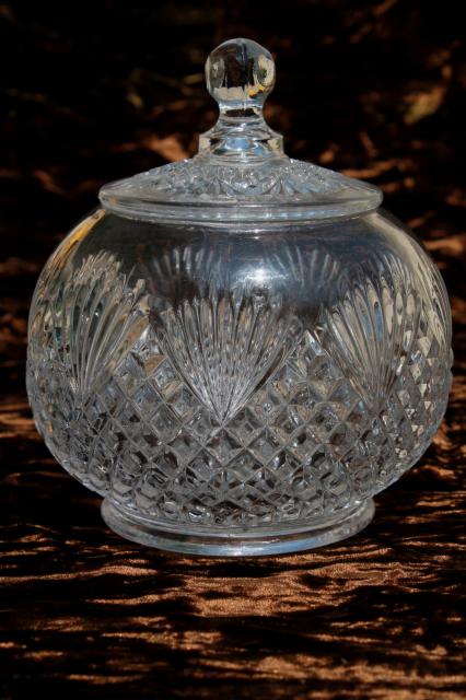 photo of pineapple pattern glass candy dish or powder box, vintage L E Smith #1