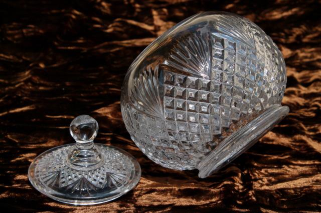 photo of pineapple pattern glass candy dish or powder box, vintage L E Smith #5