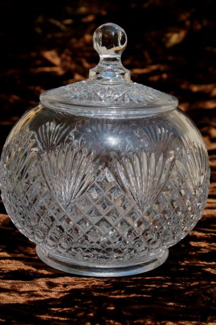 photo of pineapple pattern glass candy dish or powder box, vintage L E Smith #6