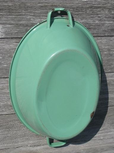 photo of pink and green vintage enamelware, big old primitive wash tub, oval dish pan #4