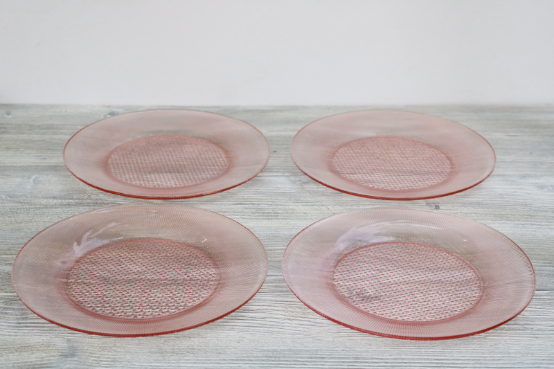 photo of pink depression glass dinner plates. Jeannette Homespun fine rib pattern glass 1940s vintage #5