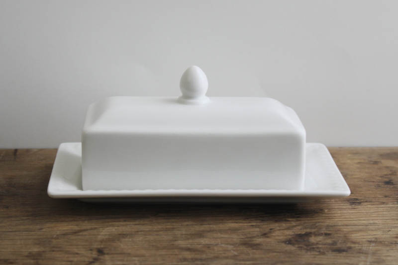 photo of plain white china covered butter dish, MSE Martha Stewart Everyday ironstone style acorn pattern #1