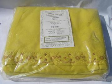 catalog photo of polyester plush retro Chatham sunshine yellow blanket, original 70s pkg