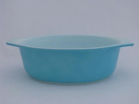 photo of primary blue, vintage pyrex glass oval casserole #1