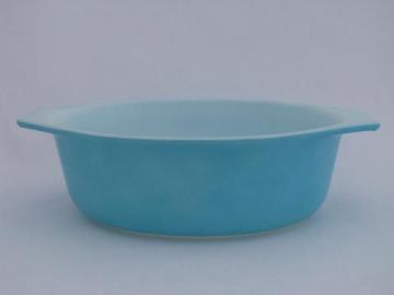 catalog photo of primary blue, vintage pyrex glass oval casserole