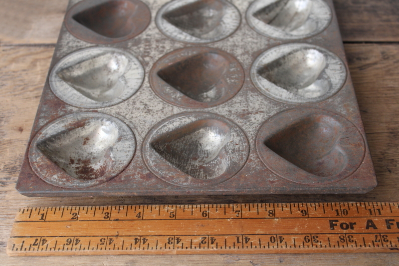 photo of primitive antique metal cupcake pan, mini heart shape cake mold rusty crusty vintage  #5