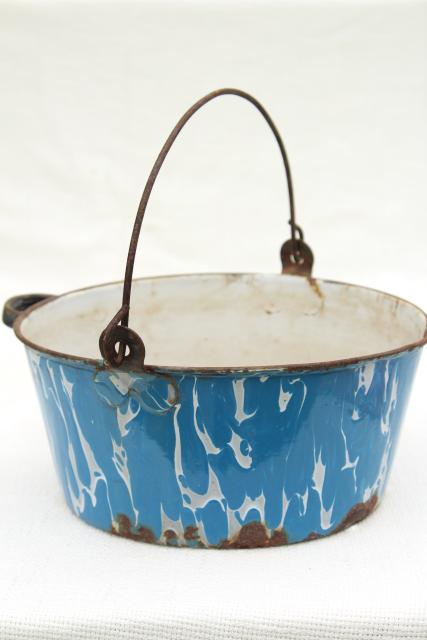 photo of primitive antique vintage enamelware buckets, shabby old kettles w/ wire bail handles #5