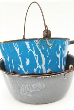 catalog photo of primitive antique vintage enamelware buckets, shabby old kettles w/ wire bail handles