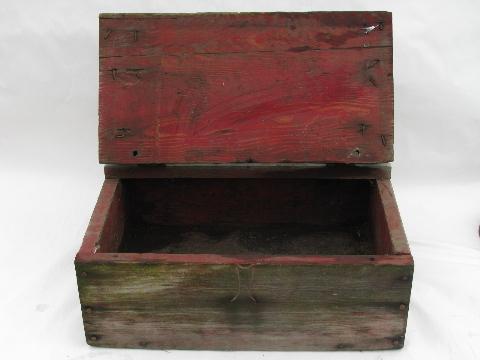 photo of primitive antique vintage wood farm tool box, original old wire latch #4