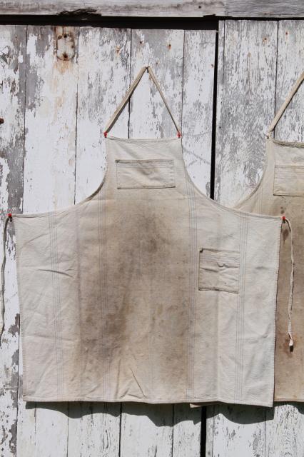 photo of primitive grubby homespun work apron lot, antique vintage cotton flour sack fabric aprons #2