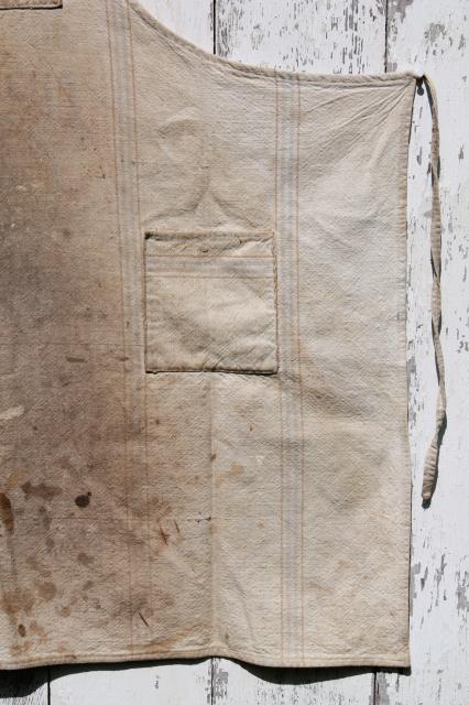 photo of primitive grubby homespun work apron lot, antique vintage cotton flour sack fabric aprons #7