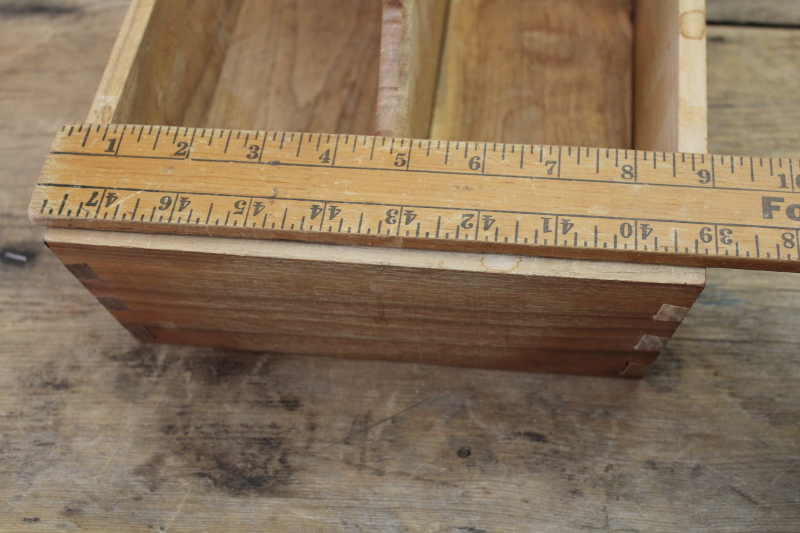 photo of primitive heart handled wood utensil box, vintage dovetailed tote natural scrubbed wood  #2