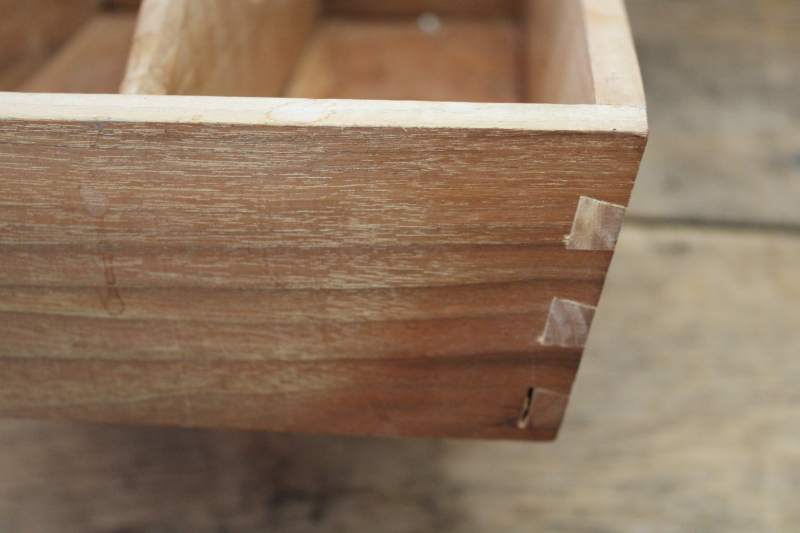 photo of primitive heart handled wood utensil box, vintage dovetailed tote natural scrubbed wood  #5