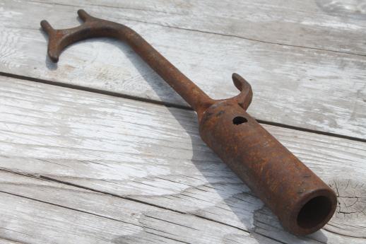 photo of primitive iron tobacco pole, rusty iron farm tool for handling drying tobacco  #3