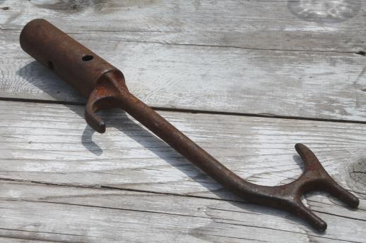 photo of primitive iron tobacco pole, rusty iron farm tool for handling drying tobacco  #4