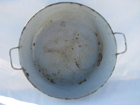 photo of primitive old antique graniteware enamel dishpans or laundry tubs, vintage kitchen utility ware #6