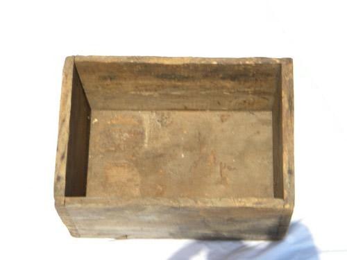 photo of primitive old antique wood box, dovetailed/finger jointed pine #3