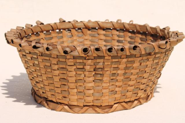 photo of primitive old basket, early 1900s vintage round bowl sewing basket w/ curled border #1