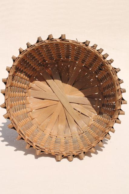 photo of primitive old basket, early 1900s vintage round bowl sewing basket w/ curled border #3