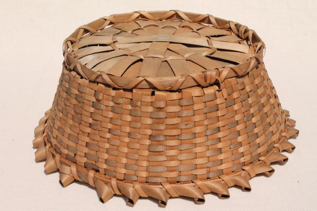 photo of primitive old basket, early 1900s vintage round bowl sewing basket w/ curled border #6