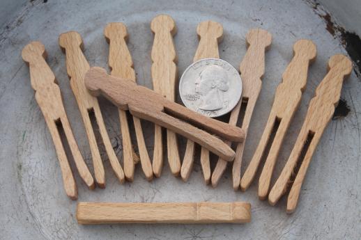 photo of primitive old blue swirl graniteware toy washtub & doll size wood clothespins #6