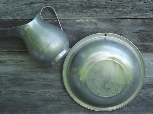 photo of primitive old camp wash pitcher and bowl set, rustic camping vintage cabin #3