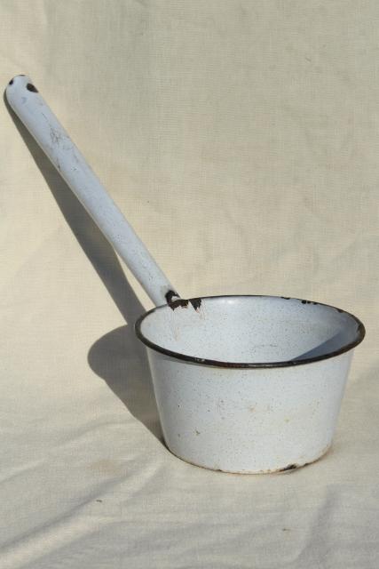 photo of primitive old enamelware water dipper, rustic vintage farmhouse kitchen ladle #1