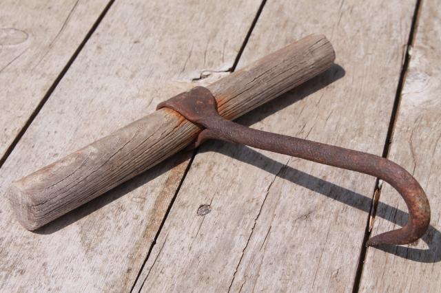 photo of primitive old hand forged iron hook, bale hook or butcher's meat hook, early 1900s antique #5