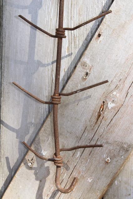 photo of primitive old iron ear corn dryer, rusty vintage wire hanging rack for popcorn, indian corn #3
