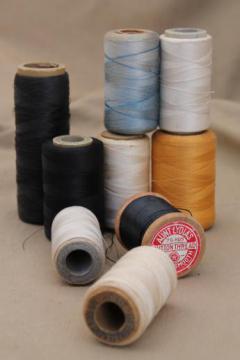 catalog photo of primitive old spools of vintage cotton thread for sewing thread or display