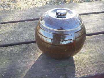 catalog photo of primitive old stoneware barrel, vintage pottery cookie jar crock