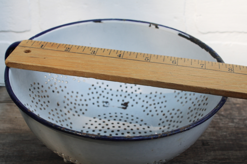 photo of primitive old white enamelware colander strainer round bowl w/ handle, vintage farmhouse  #2