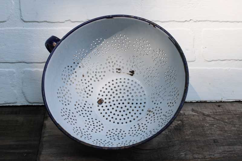 photo of primitive old white enamelware colander strainer round bowl w/ handle, vintage farmhouse  #3