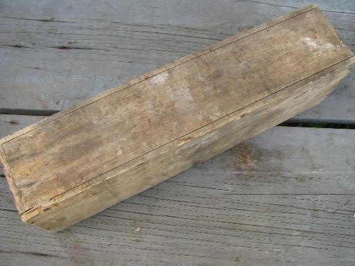 photo of primitive old wood box, long windowbox for flowers or collectibles display #4