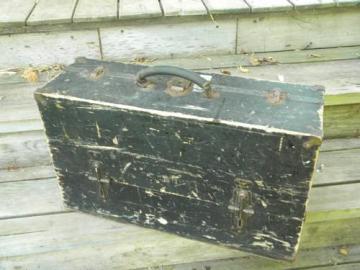 catalog photo of primitive old wood carpenter's tool box w/iron hardware & worn paint