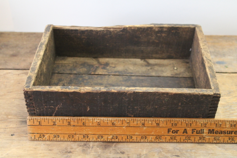 photo of primitive old wooden box, small crate w/ finger jointed construction, rough rustic dark finish  #7