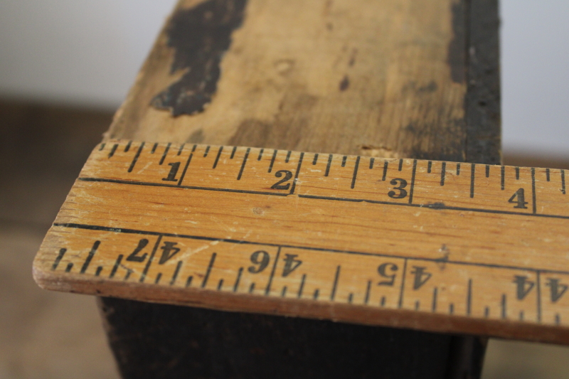 photo of primitive old wooden box, small crate w/ finger jointed construction, rough rustic dark finish  #9