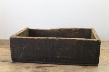 primitive old wooden box, small crate w/ finger jointed construction, rough rustic dark finish 