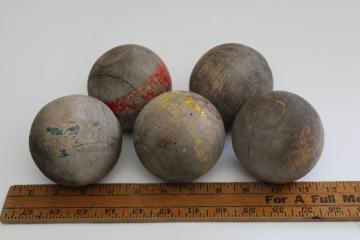 catalog photo of primitive old wooden croquet balls, weathered grey wood w/ worn paint vintage patina