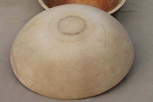 photo of primitive old wooden nesting bowls, vintage Munising wood salad bowl & dough bowl #2