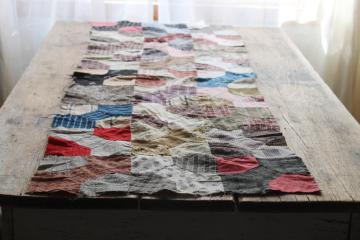 catalog photo of primitive patchwork table runner, antique & vintage cotton calico fabrics, quilt prints & shirtings
