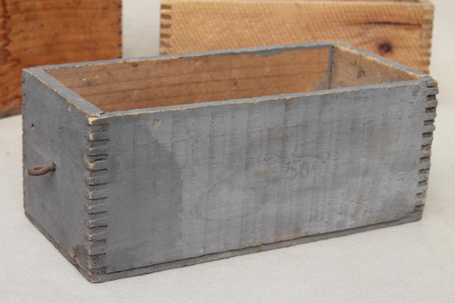 photo of primitive rough wood shipping crates, antique wooden boxes w/ dovetailed finger jointed construction #6