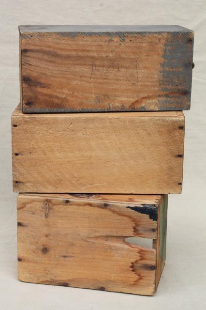 photo of primitive rough wood shipping crates, antique wooden boxes w/ dovetailed finger jointed construction #9