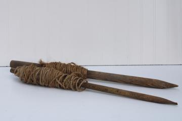 catalog photo of primitive rustic old farm tool, garden row marker wood stakes w/ sisal baling twine rope