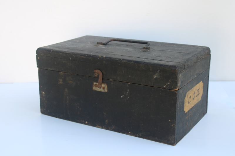 photo of primitive vintage carpenter's tool box, heavy wood toolbox w/ original painted finish  #1