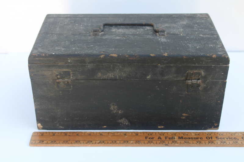 photo of primitive vintage carpenter's tool box, heavy wood toolbox w/ original painted finish  #5