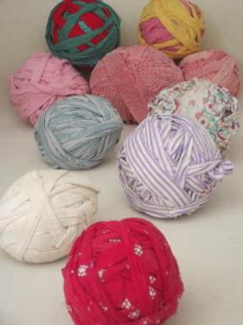 catalog photo of primitive vintage cotton rag balls lot, 30s & 40s prints & colors