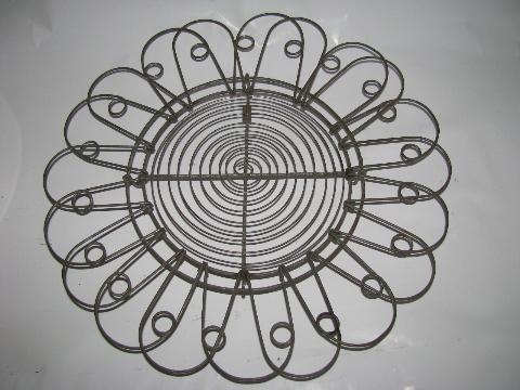 photo of primitive vintage wire fruit bowl or egg basket, old antique wirework #3